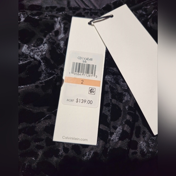 NWT Calvin Klein Black Velvet Leopard Print Wrap Dress – Women’s Size 2 - Picture 2 of 4